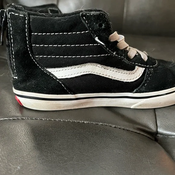 Kids Black Vans shoes - Picture 3 of 6